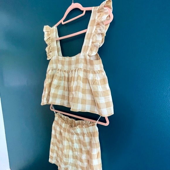 TWO PIECE PICNIC VIBES SHORT SET :) - Picture 3 of 3